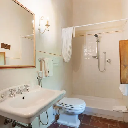 Di Alberi Bed & Breakfast 2*